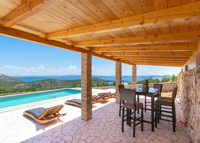 Family Friendly House With A Swimming Pool Cove Triluke, Pasman - 13577 Tkon