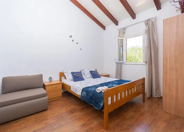 Family Friendly House With A Swimming Pool Cove Triluke, Pasman - 13577 *