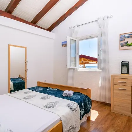 Holiday home Family Friendly House With A Swimming Pool Cove Triluke, Pasman - 13577 Tkon