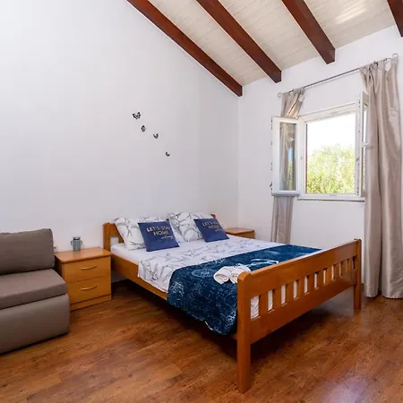 Family Friendly House With A Swimming Pool Cove Triluke, Pasman - 13577 Holiday home *