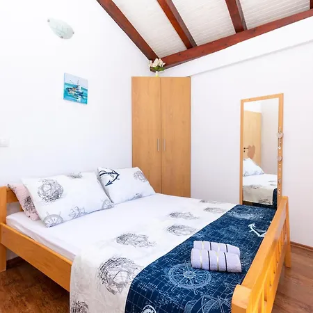 Family Friendly House With A Swimming Pool Cove Triluke, Pasman - 13577 Tkon