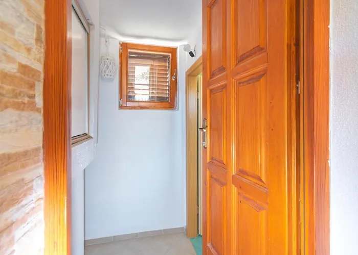 Сasa de vacaciones Family Friendly House With A Swimming Pool Cove Triluke, Pasman - 13577 *