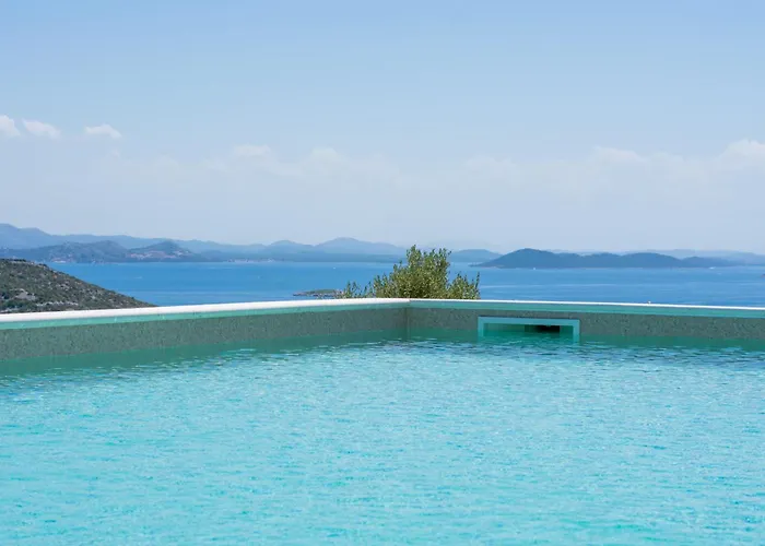 Сasa de vacaciones Family Friendly House With A Swimming Pool Cove Triluke, Pasman - 13577 Tkon