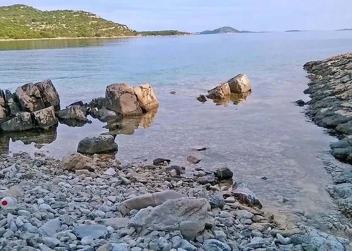 Сasa de vacaciones Family Friendly House With A Swimming Pool Cove Triluke, Pasman - 13577 *